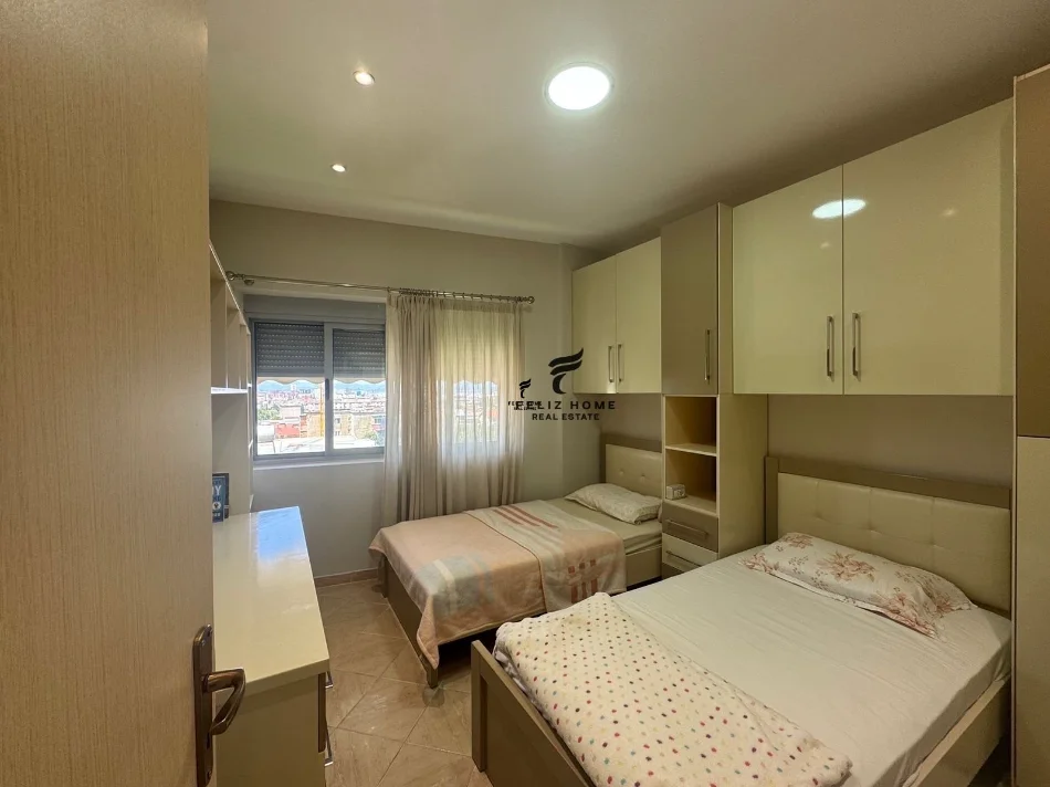 Tirane, jepet me qera apartament 2+1 Kati 5, 90 m² 500 € (SHKOLLA E BASHKUAR)