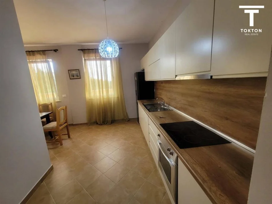 Tirane, jepet me qera 3+1+Ballkon Kati 2, 120 m² 400 € (Muhamet Deliu)