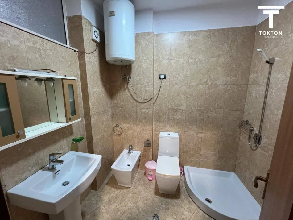 Tirane, jepet me qera apartament 2+1 Kati 3, 110 m² 580 € (5 Maji) TT 1324