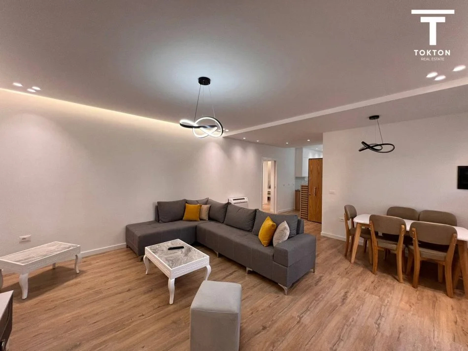 Tirane, jepet me qera apartament 3+1 Kati 3, 120 m² 650 € (Rruga e Elbasanit) TT 1325