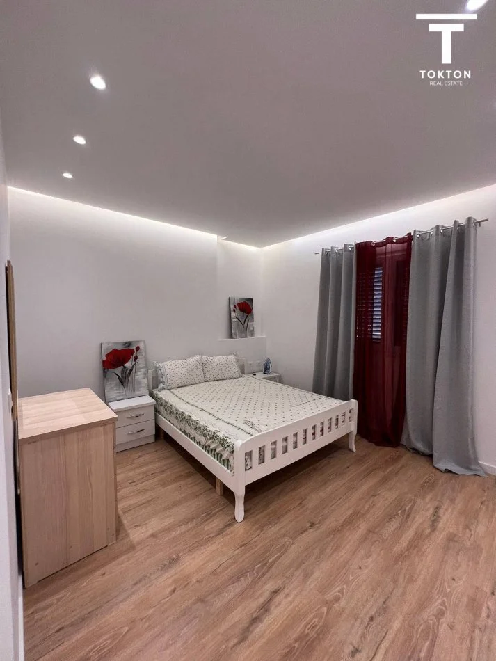 Tirane, jepet me qera apartament 3+1 Kati 3, 120 m² 650 € (Rruga e Elbasanit) TT 1325