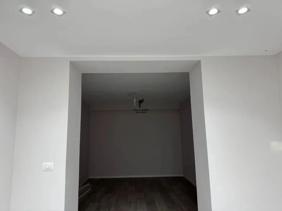 Tirane, jepet me qera ambjent biznesi Kati 0, 73 m² 1.500 € ( RRUGA E ELBASANIT )