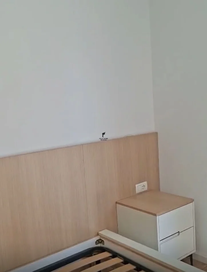 Tirane, jepet me qera apartament 1+1 Kati 1, 65 m² 500 € (BLLOKU I VILAVE SELITE)