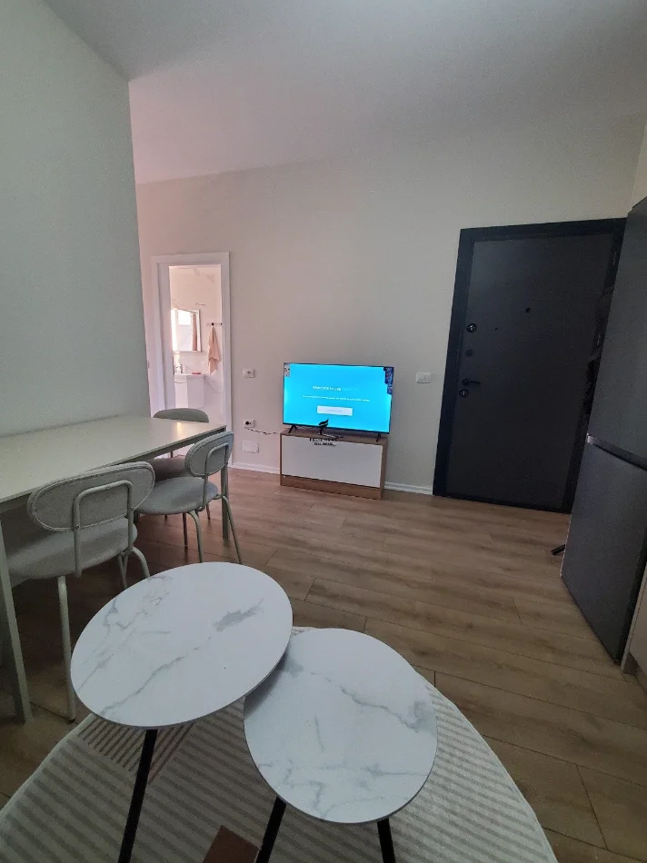 Tirane, jepet me qera apartament 1+1 Kati 4, 42 m² 400 € (ASTIR)