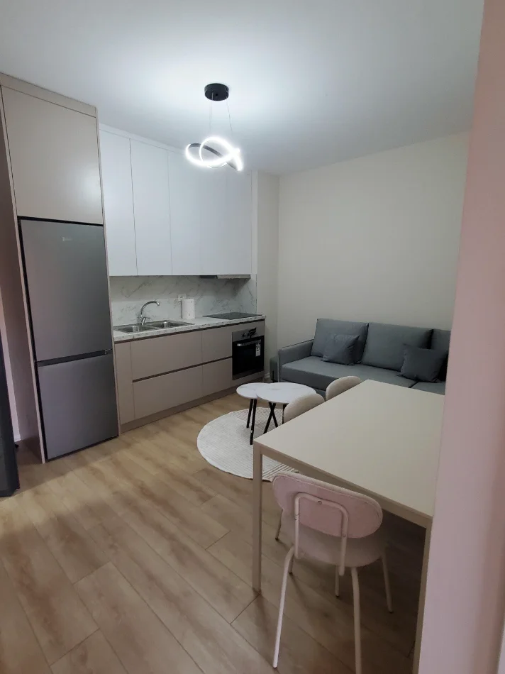 Tirane, jepet me qera apartament 1+1 Kati 4, 42 m² 400 € (ASTIR)