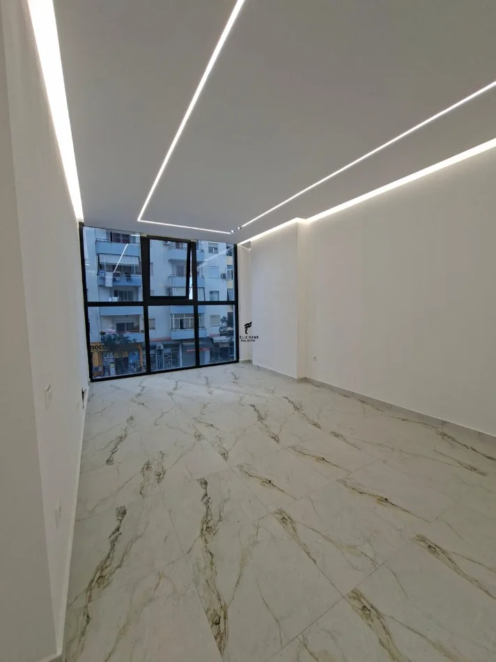 Tirane, jepet me qera zyre Kati 2, 72 m² 600 € (ASTIR)