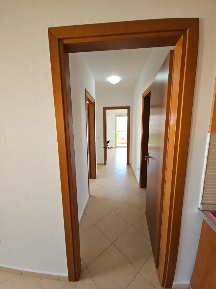 Tirane, jepet me qera zyre Kati 2, 112 m² 1.000 € (RRUGA E ELBASANIT)