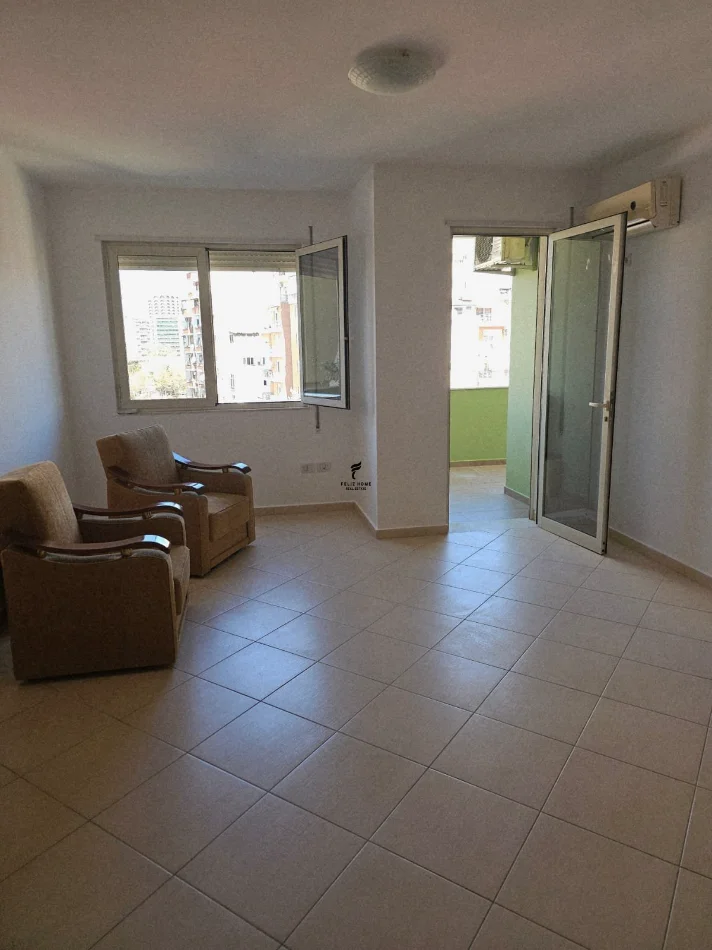 Tirane, jepet me qera zyre Kati 2, 112 m² 1.000 € (RRUGA E ELBASANIT)