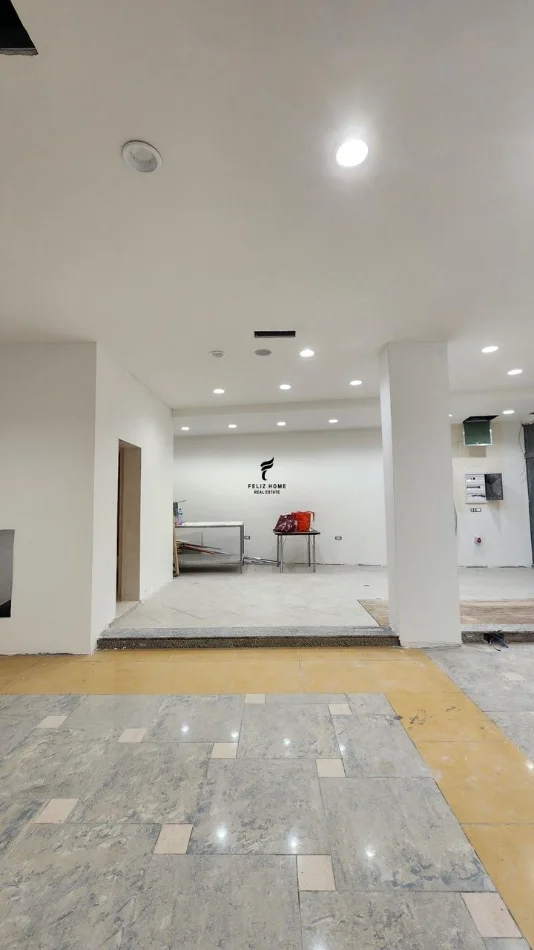 Tirane, jepet me qera dyqan Kati 0, 150 m² 1.500 € (RRUGA E KAVAJES)