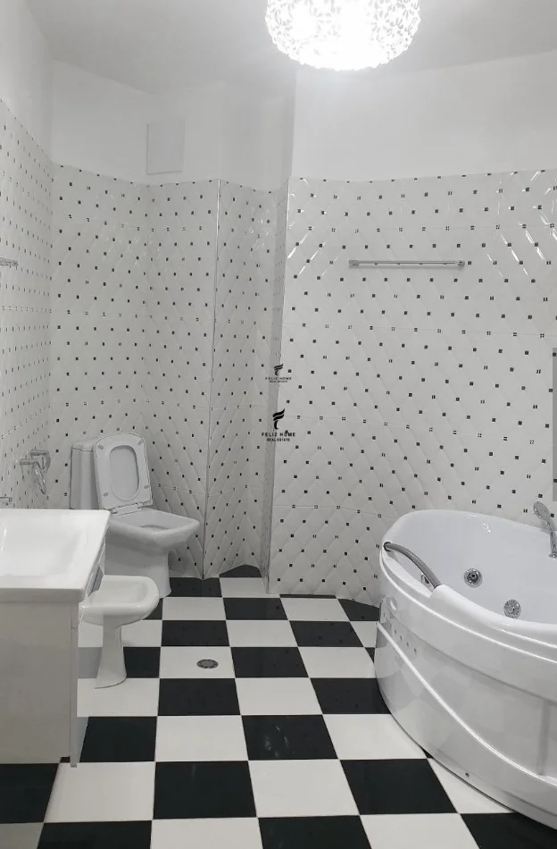 Tirane, shitet apartament 3+1 Kati 2, 211 m² 350.000 € (LIQENI ARTIFICIAL)