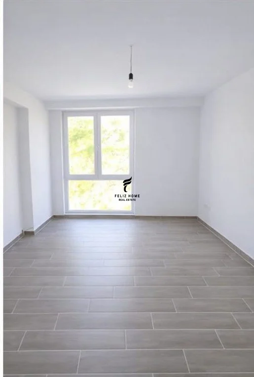 Tirane, jepet me qera zyre Kati 2, 94 m² 400 € (RRUGA 5 MAJI)