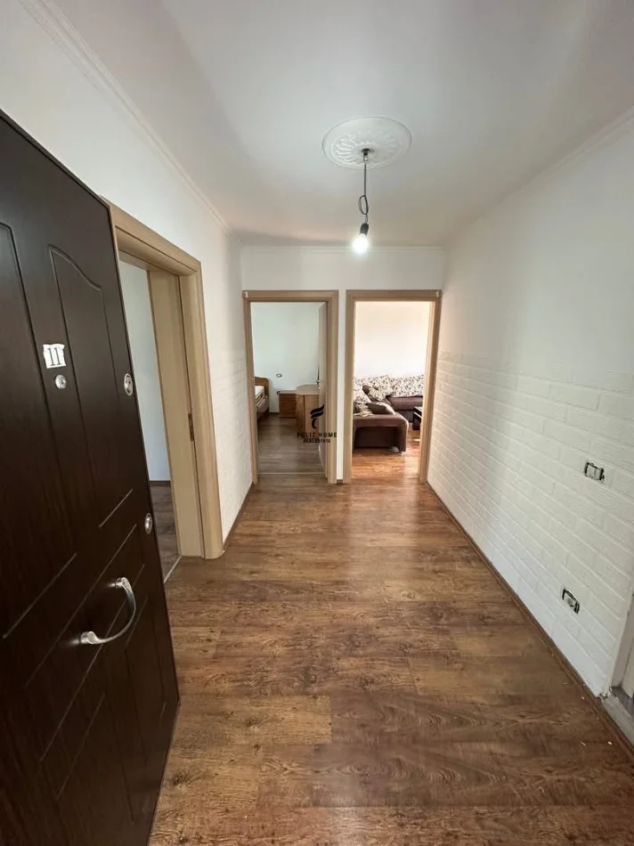 Tirane, shitet apartament 2+1 Kati 5, 75 m² 95.000 € (KOMBINAT)