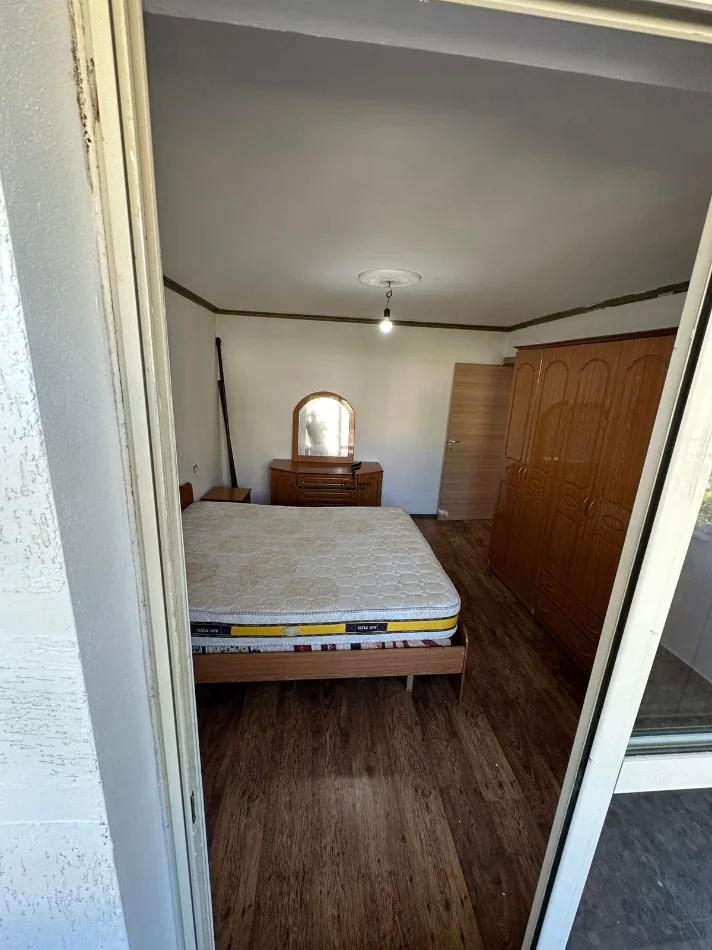 Tirane, shitet apartament 2+1 Kati 5, 75 m² 95.000 € (KOMBINAT)