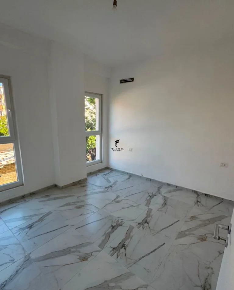 Tirane, jepet me qera zyre Kati 1, 65 m² 500 € (LAPRAKE)