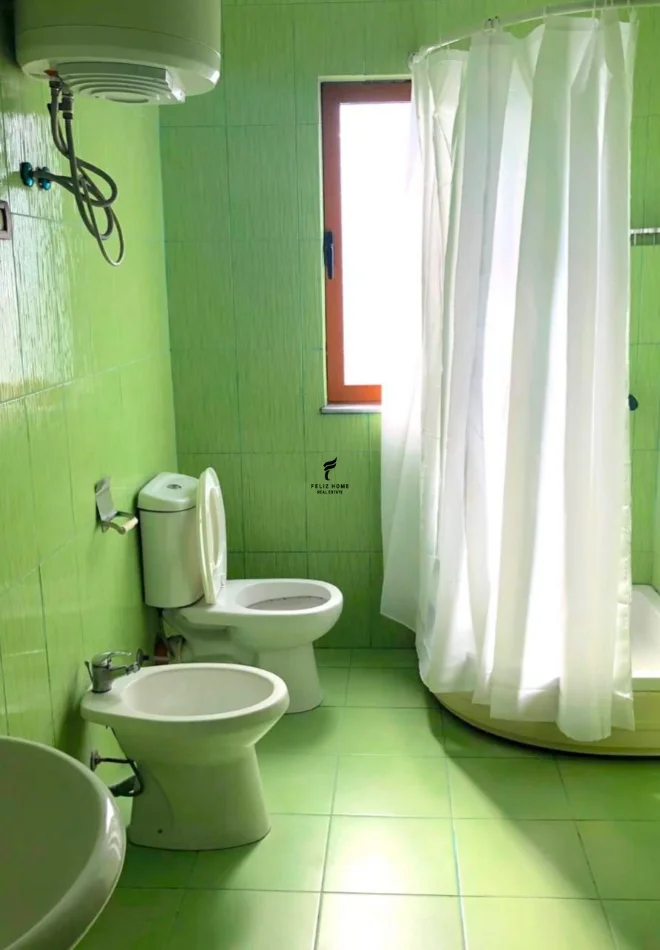 Tirane, jepet me qera apartament 2+1 Kati 3, 80 m² 400 € (stacioni i trenit)