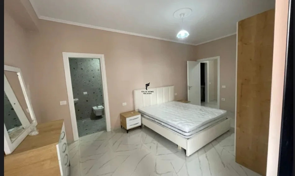 Tirane, jepet me qera apartament 2+1 Kati 3, 115 m² 550 € (ASTIR)