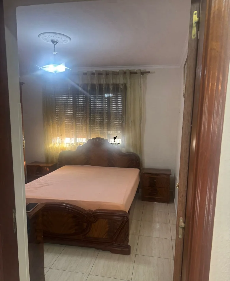 Tirane, jepet me qera apartament 1+1 Kati 4, 80 m² 400 € (RRUGA E DIBRES)