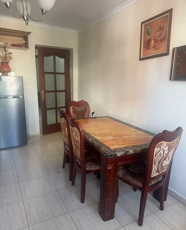 Tirane, jepet me qera apartament 1+1 Kati 4, 80 m² 400 € (RRUGA E DIBRES)