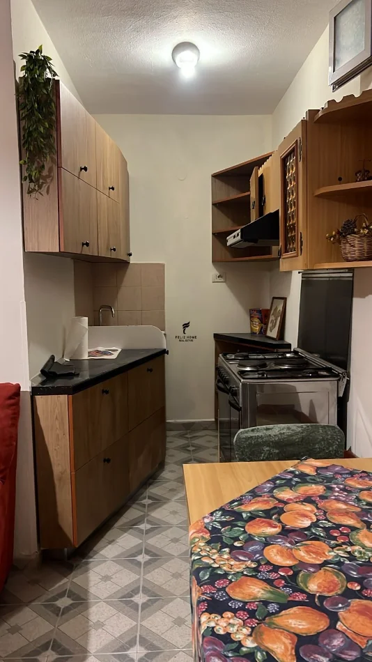 Tirane, jepet me qera apartament 1+1 Kati 2, 50 m² 420 € (MYSLYM SHYRI)