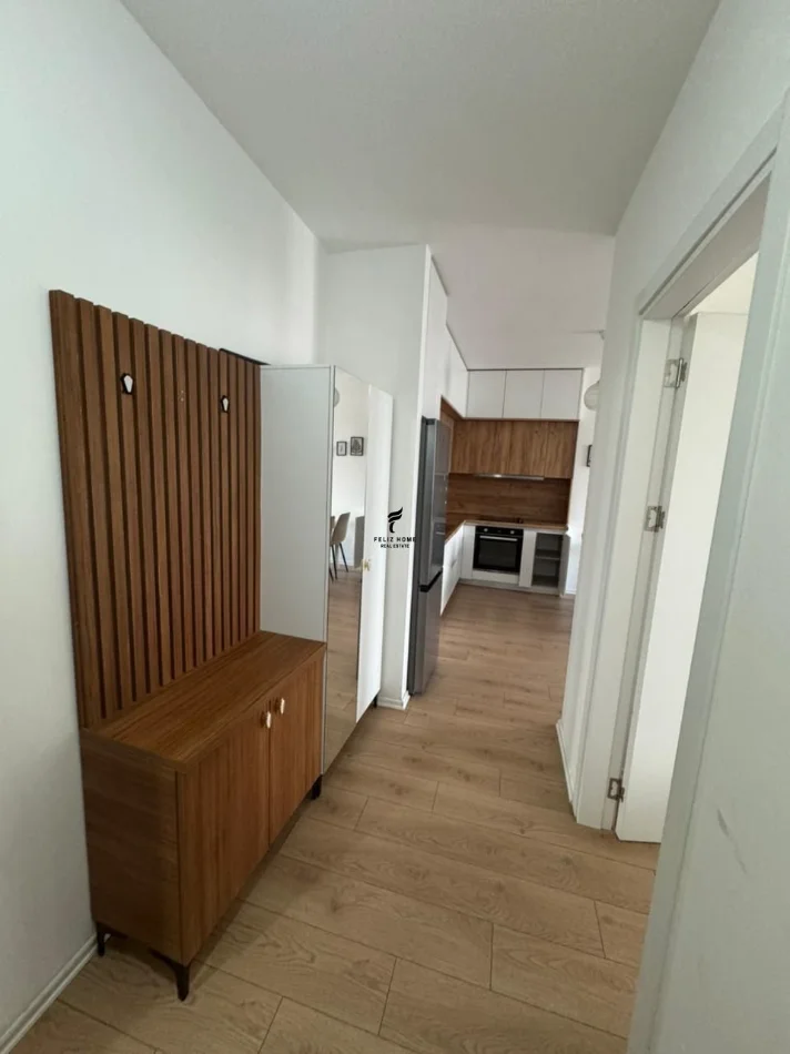Tirane, jepet me qera apartament 2+1 Kati 9, 95 m² 500 € (YZBERISHT)