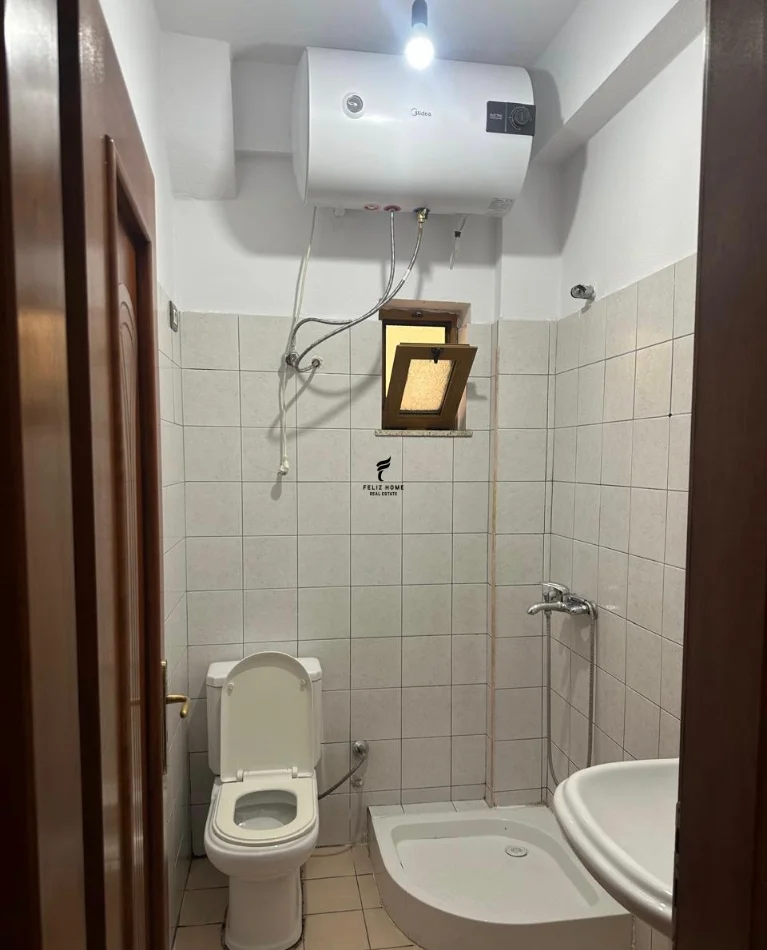 Tirane, jepet me qera apartament 2+1 Kati 3, 70 m² 350 € (RRUGA MYSLYM KETA)