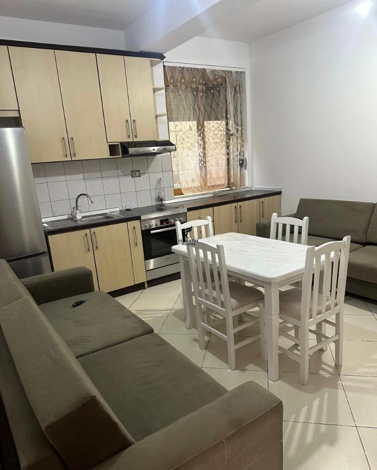 Tirane, jepet me qera apartament 2+1 Kati 3, 70 m² 350 € (RRUGA MYSLYM KETA)