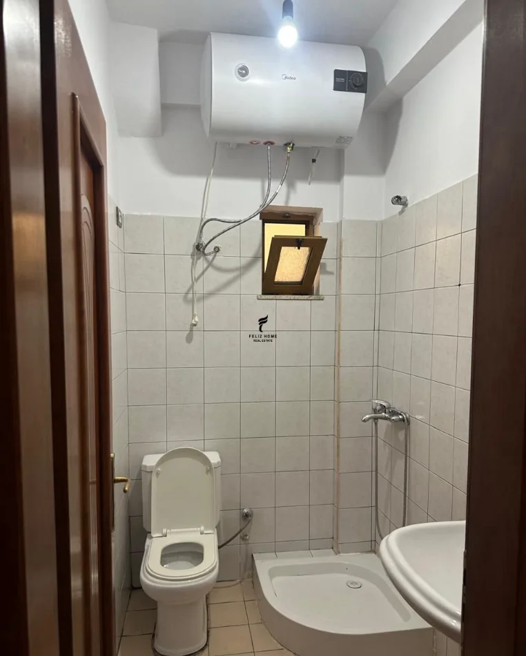 Tirane, jepet me qera apartament 1+1 Kati 3, 70 m² 350 € (TUFINE)
