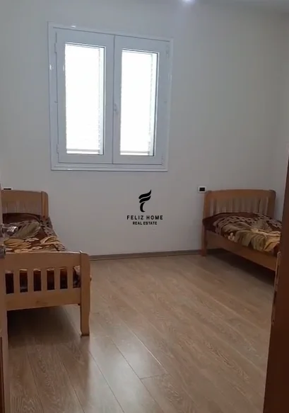 Tirane, jepet me qera apartament 2+1 Kati 3, 145 m² 500 € (CASA ITALIA)