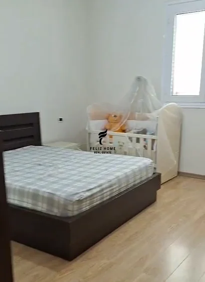 Tirane, jepet me qera apartament 2+1 Kati 3, 145 m² 500 € (CASA ITALIA)