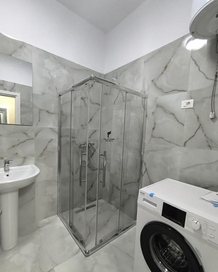 Tirane, jepet me qera apartament 1+1 Kati 6, 72 m² 600 € (LAPRAKA)