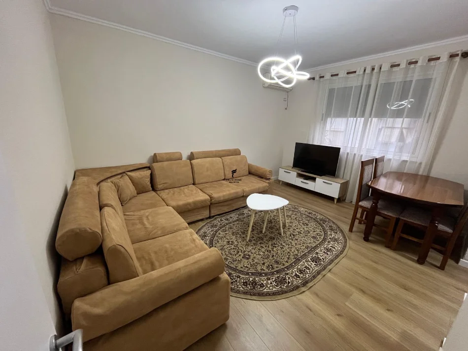 Tirane, jepet me qera apartament 1+1 Kati 4, 90 m² 750 € (MYSLYM SHYRI)