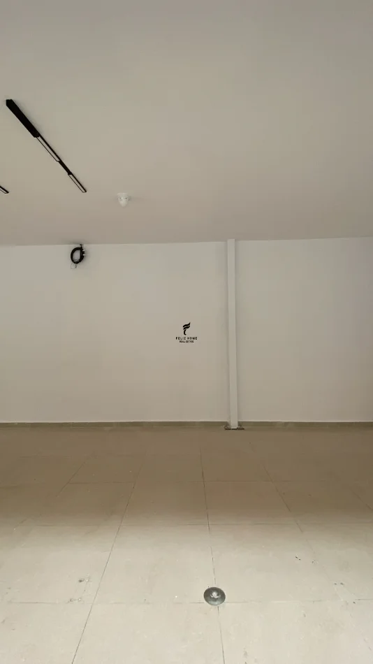 Tirane, jepet me qera dyqan Kati 0, 125 m² 2.500 € (MYSLYM SHYRI)
