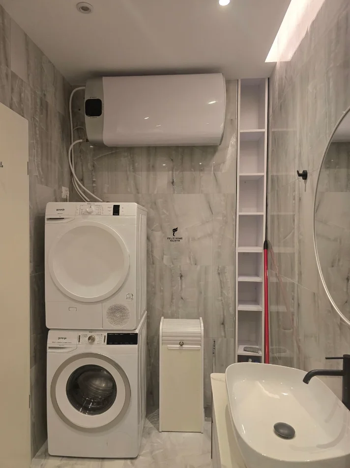 Tirane, jepet me qera apartament 2+1 Kati 3, 102 m² 900 € (BULEVARDI I RI)