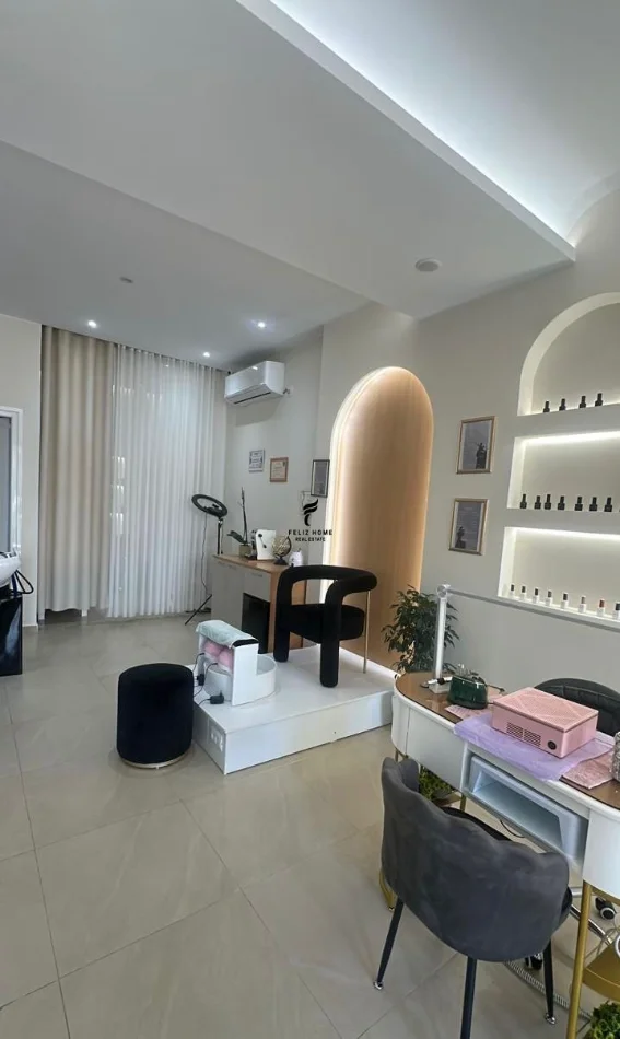 Tirane, jepet me qera ambjent biznesi Kati 1, 50 m² 1.200 € (RRUGA E KAVAJES)