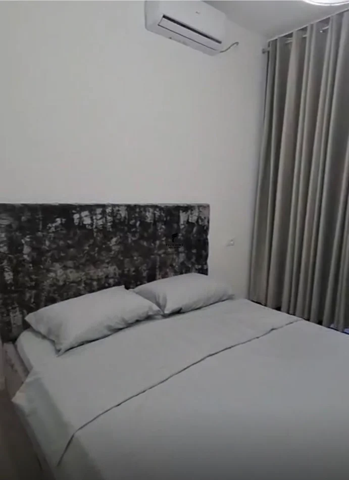 Tirane, jepet me qera apartament 1+1 Kati 2, 90 m² 600 € (BULEVARDI ZOGU I PARE)