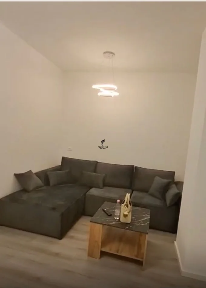 Tirane, jepet me qera apartament 1+1 Kati 2, 90 m² 600 € (BULEVARDI ZOGU I PARE)