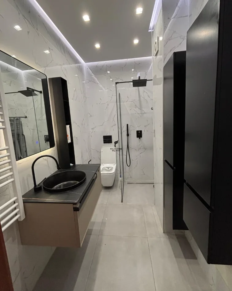 Tirane, jepet me qera apartament 3+1 Kati 3, 150 m² 1.100 € (21 DHJETORI)