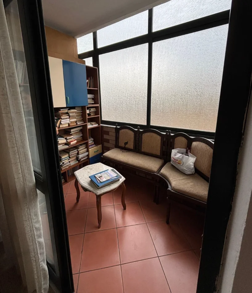 Tirane, jepet me qera apartament 3+1 Kati 3, 150 m² 1.100 € (21 DHJETORI)