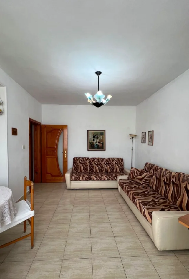 Tirane, jepet me qera apartament 2+1 Kati 4, 85 m² 500 € (PAZARI I RI)
