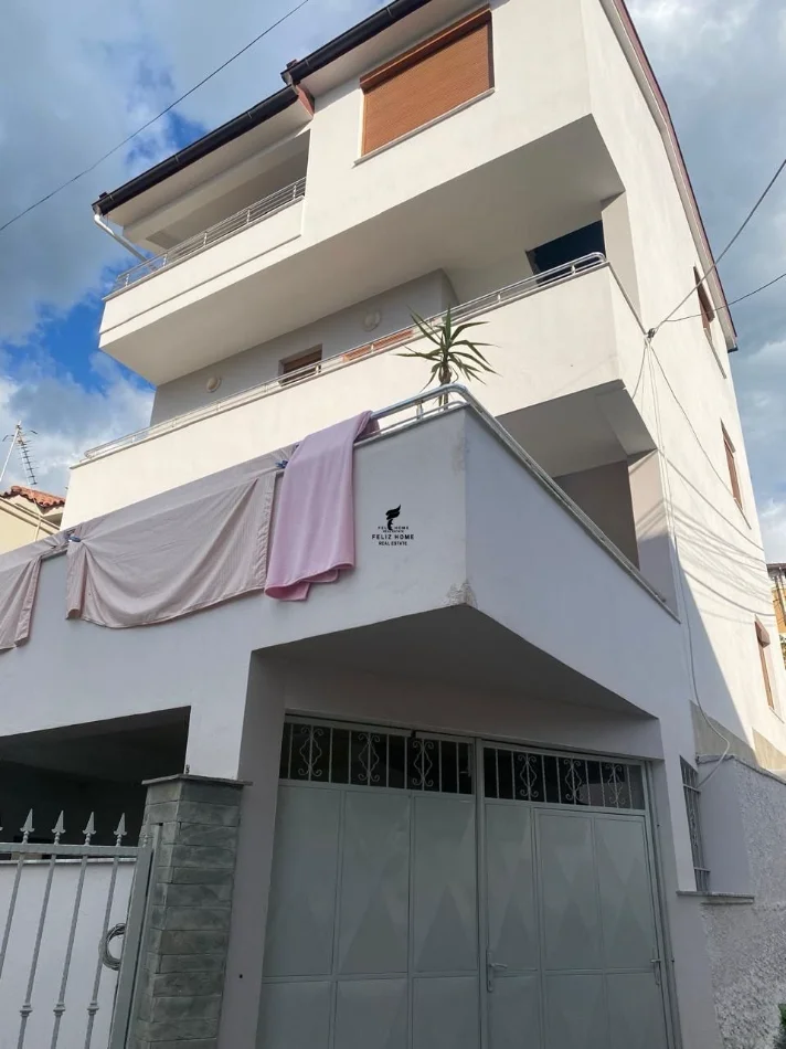 Tirane, shitet Vile Kati 0, 320 m² 380.000 € (SAUK)