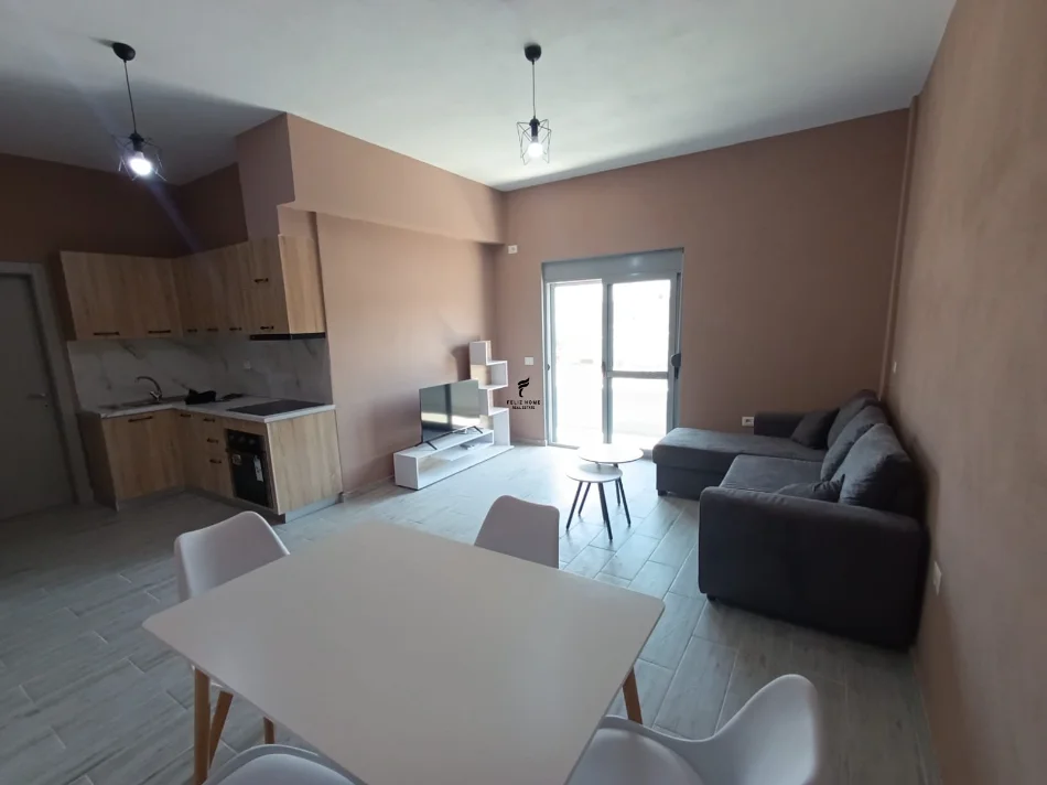 Tirane, jepet me qera apartament 1+1 Kati 2, 60 m² 300 € (KASHAR)