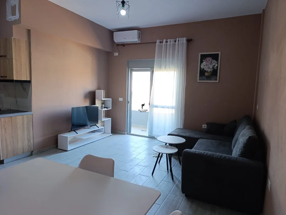 Tirane, jepet me qera apartament 1+1 Kati 2, 60 m² 300 € (KASHAR)