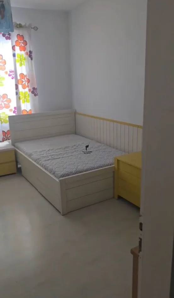Tirane, jepet me qera apartament 2+1 Kati 8, 90 m² 500 € (YZBERISHT)