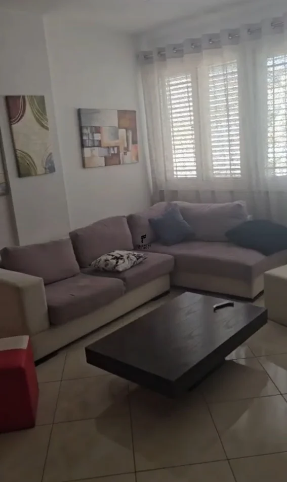 Tirane, jepet me qera apartament 2+1 Kati 8, 90 m² 500 € (YZBERISHT)