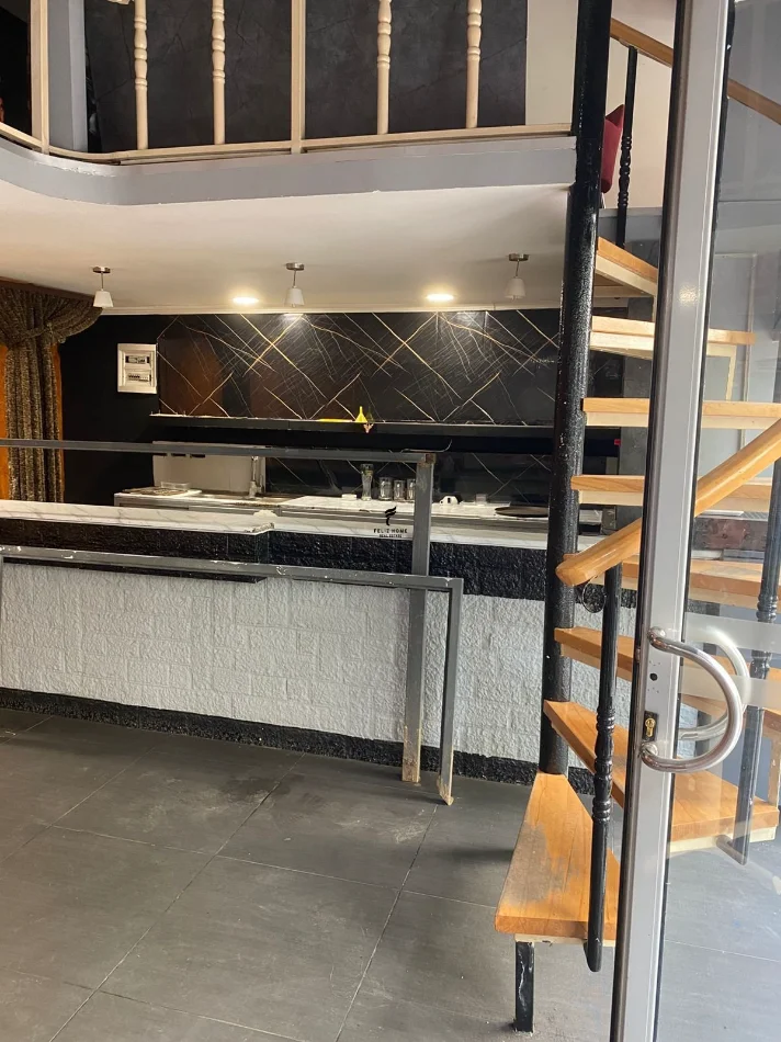 Tirane, jepet me qera lokal Kati 0, 60 m² 500 € (YZBERISHT)