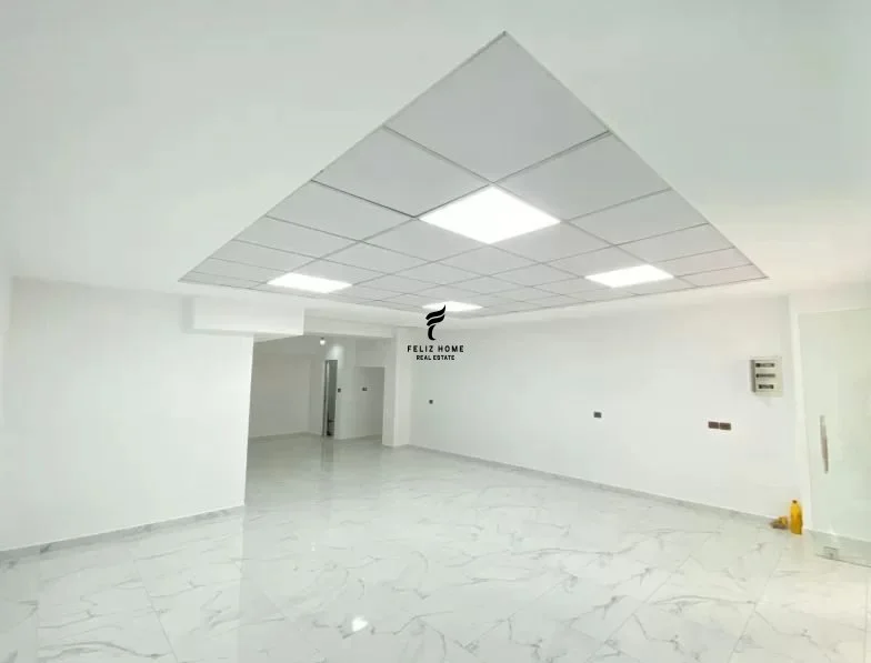 Tirane, jepet me qera dyqan Kati 0, 250 m² 6.000 € (ASTIR)