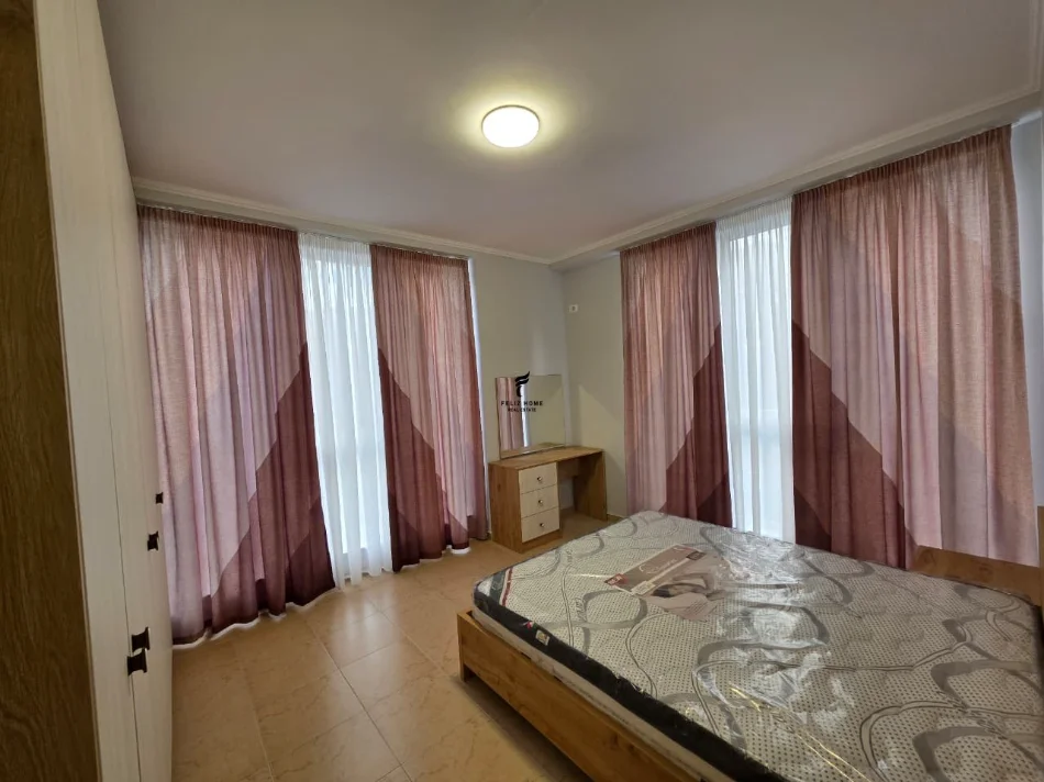 Tirane, jepet me qera apartament 2+1 Kati 1, 122 m² 950 € (STACIONI TRENIT)