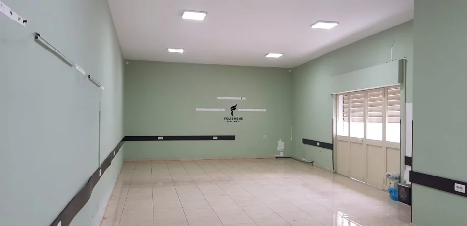 Tirane, jepet me qera dyqan Kati 0, 100 m² 1.000 € (RRUGA BARDHYL)