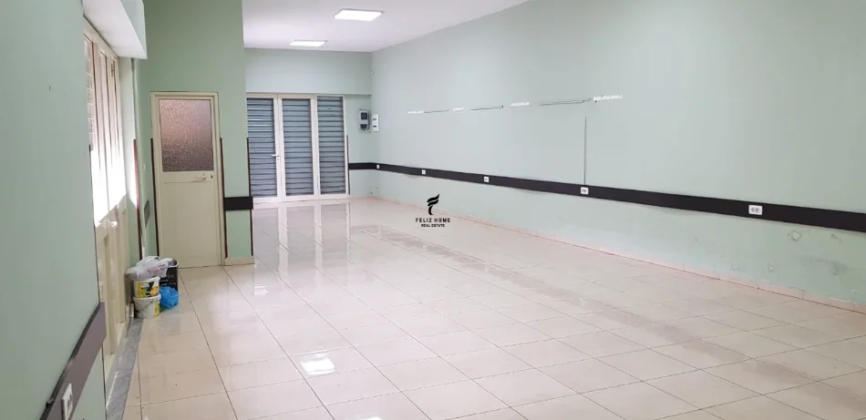 Tirane, jepet me qera dyqan Kati 0, 100 m² 1.000 € (RRUGA BARDHYL)