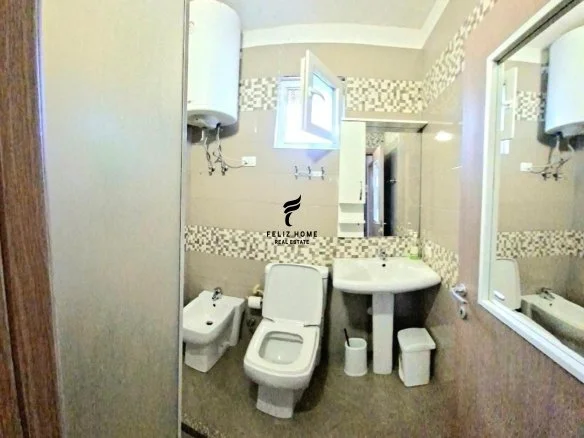 Tirane, jepet me qera Vile 2+1+Ballkon Kati 1, 105 m² 700 € (SHKOLLA E BASHKUAR)